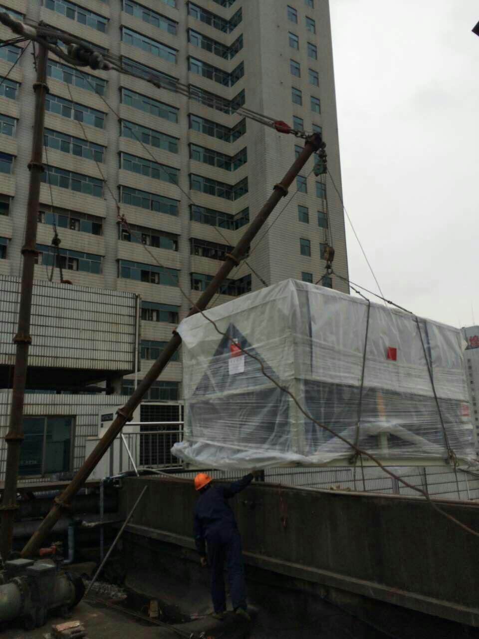 高空吊装，高空人工吊装，空调人工吊装