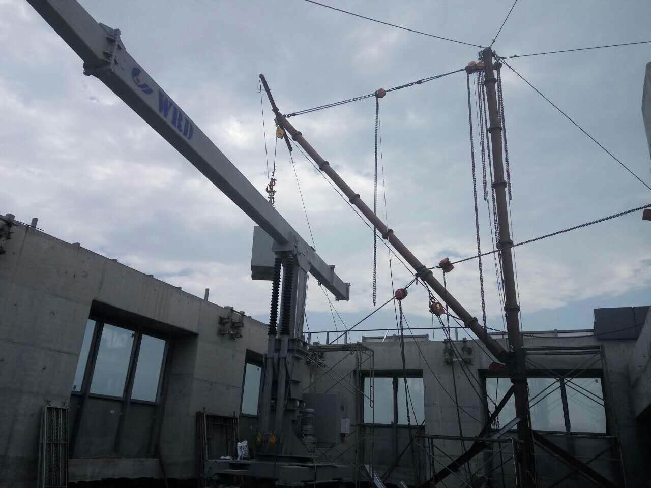擦窗机人工吊装，高空吊装